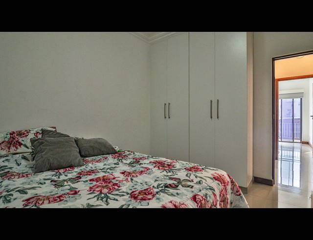 2 BEDROOM APARTMENT FOR SALE IN UMHLANGA RIDGE